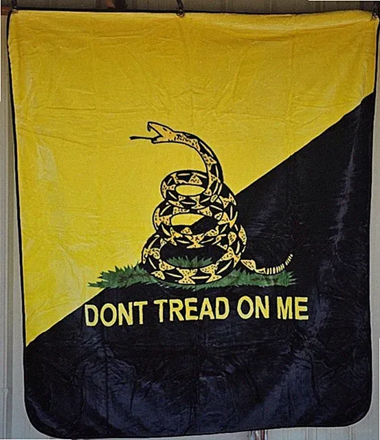 DON'T TREAD ON ME PATRIOTIC RATTLESNAKE GADSDEN FLAG QUEEN BLANKET BEDSPREAD