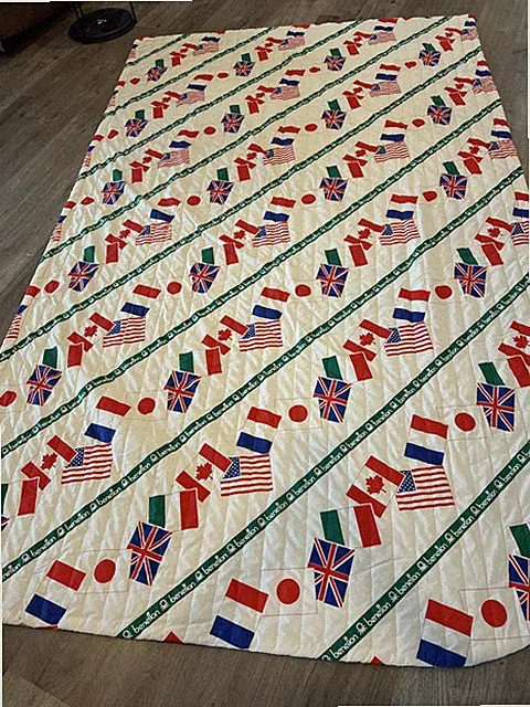 Quilt Extra Long Twin 69’’x110’’ White With International Flag Design