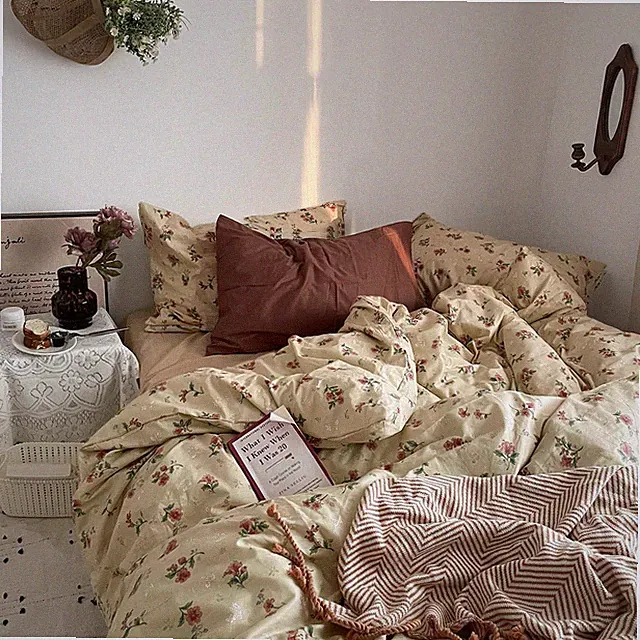 Yellowish Beige & Red Floral Duvet Cover Set Full Size - 3 Piece Vintage Coun...